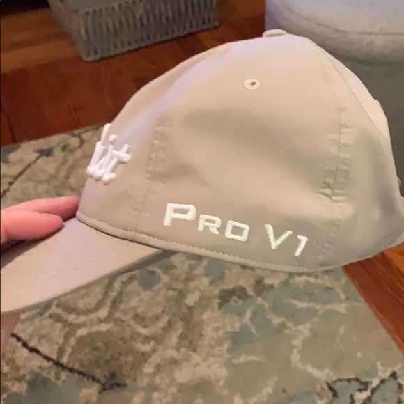 TITLEIST hat - Picture 4 of 4